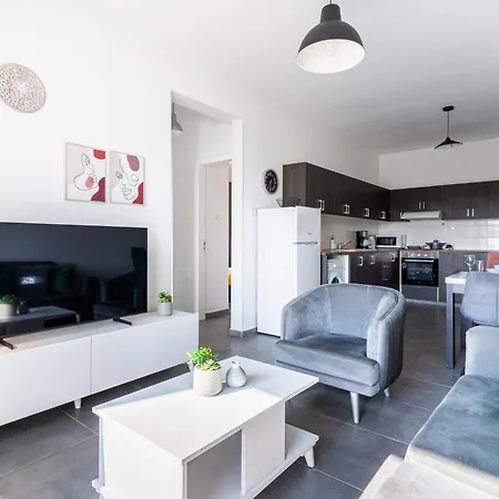 Sonic 2-bedroom * لارنكا